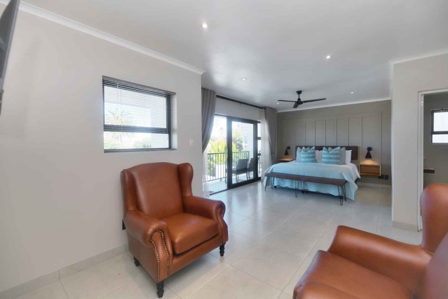9 Bedroom Property for Sale in Westcliff Western Cape